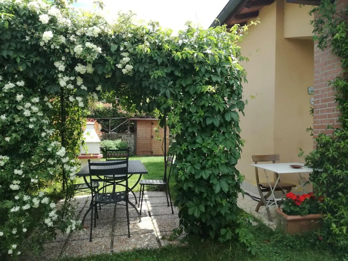 Villetta Pia Contignano 0*,